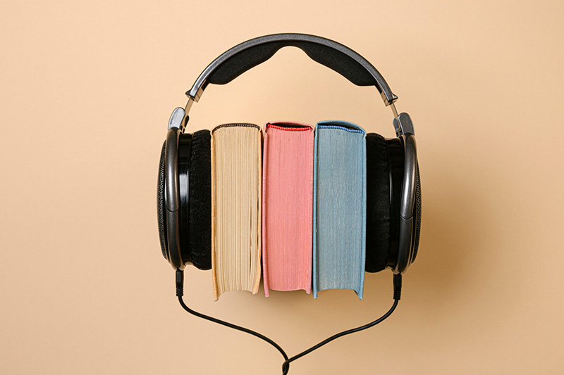 چگونه کتاب صوتی باعث تقویت زبان می‌شود؟